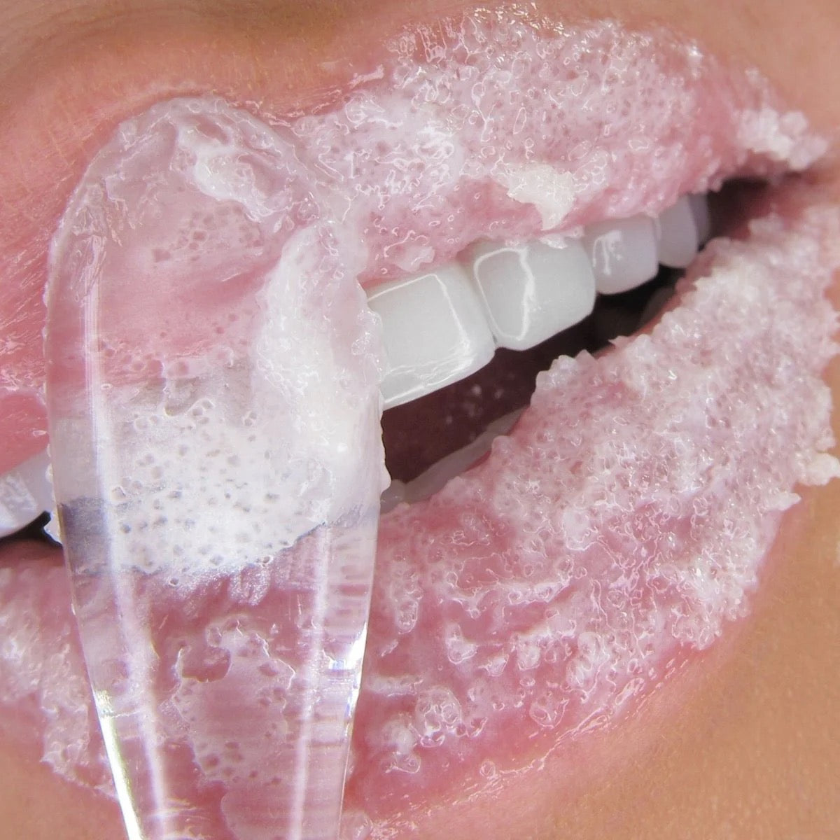 LipLuxe Intense Therapy Lip Scrub